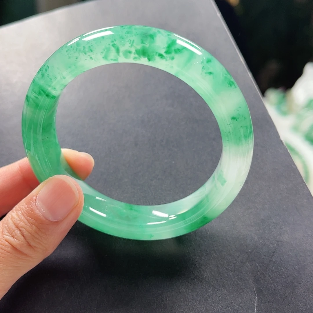 石英质玉未镶嵌手镯