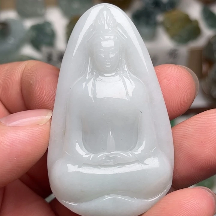 颈饰未镶嵌翡翠素衣观音
