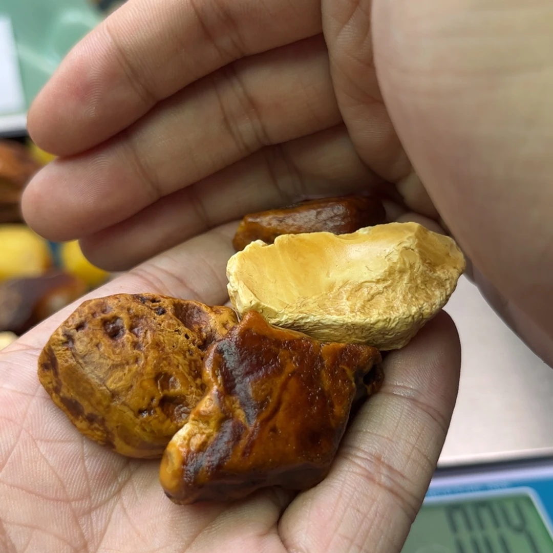 子***鑫未镶嵌定制琥珀蜜蜡原石不退不换