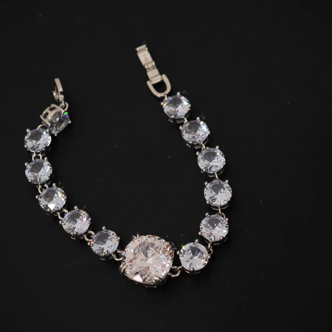 【南非定制】经典高级轻奢大气百搭手链 XG222257