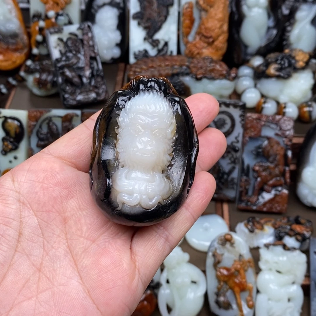 颈饰未镶嵌和田玉爱*