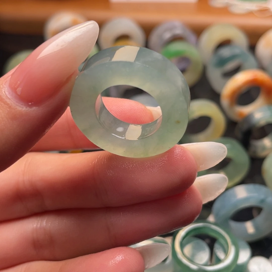 未镶嵌定制翡翠晴水蓝