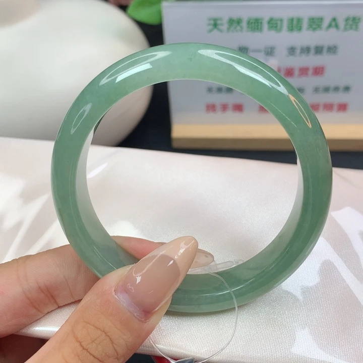 未镶嵌手镯翡翠16