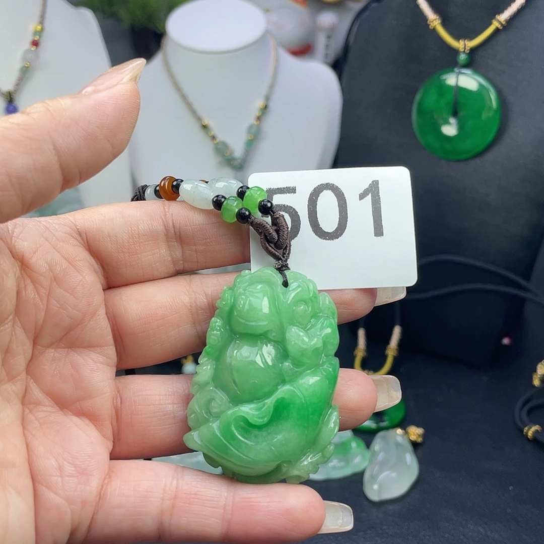 翡翠未镶嵌吊坠(赠链)