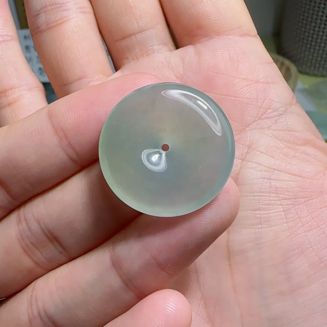 翡翠未镶嵌颈饰平安扣