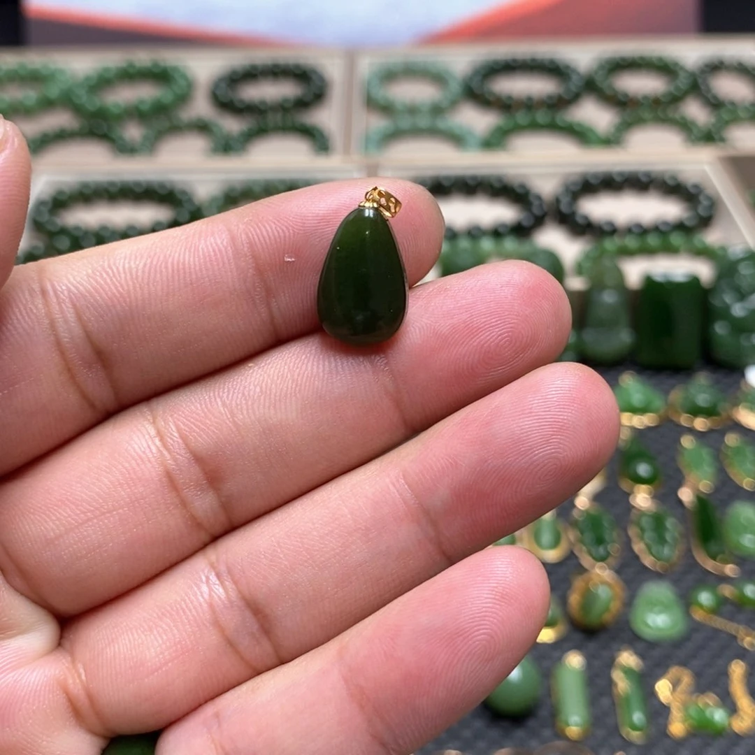 和田玉（碧玉）18K金镶嵌颈饰