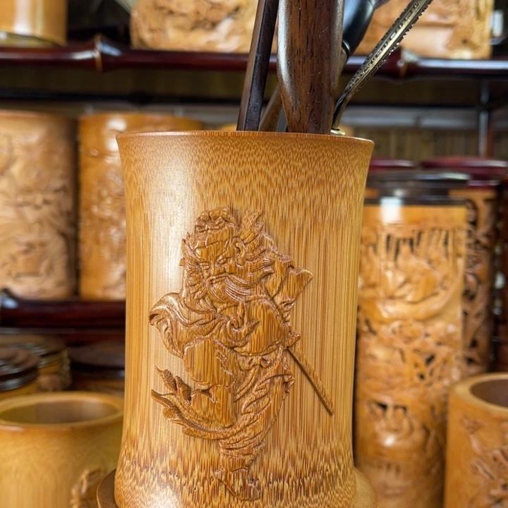 竹钟馗老料小笔筒