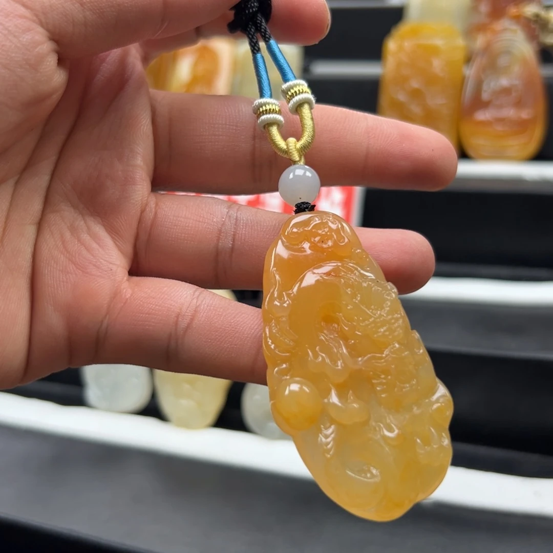 未镶嵌石英质玉（黄龙玉）黄龙玉
