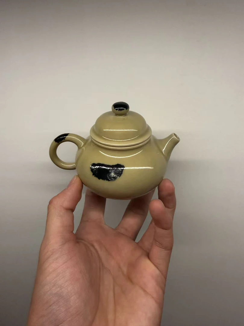 微瑕手工壶点彩