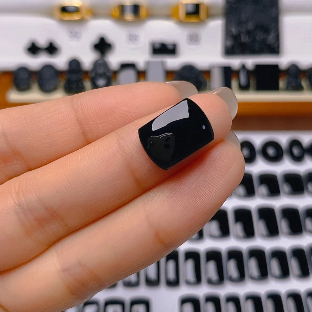 邢***山翡翠未镶嵌戒指戒面