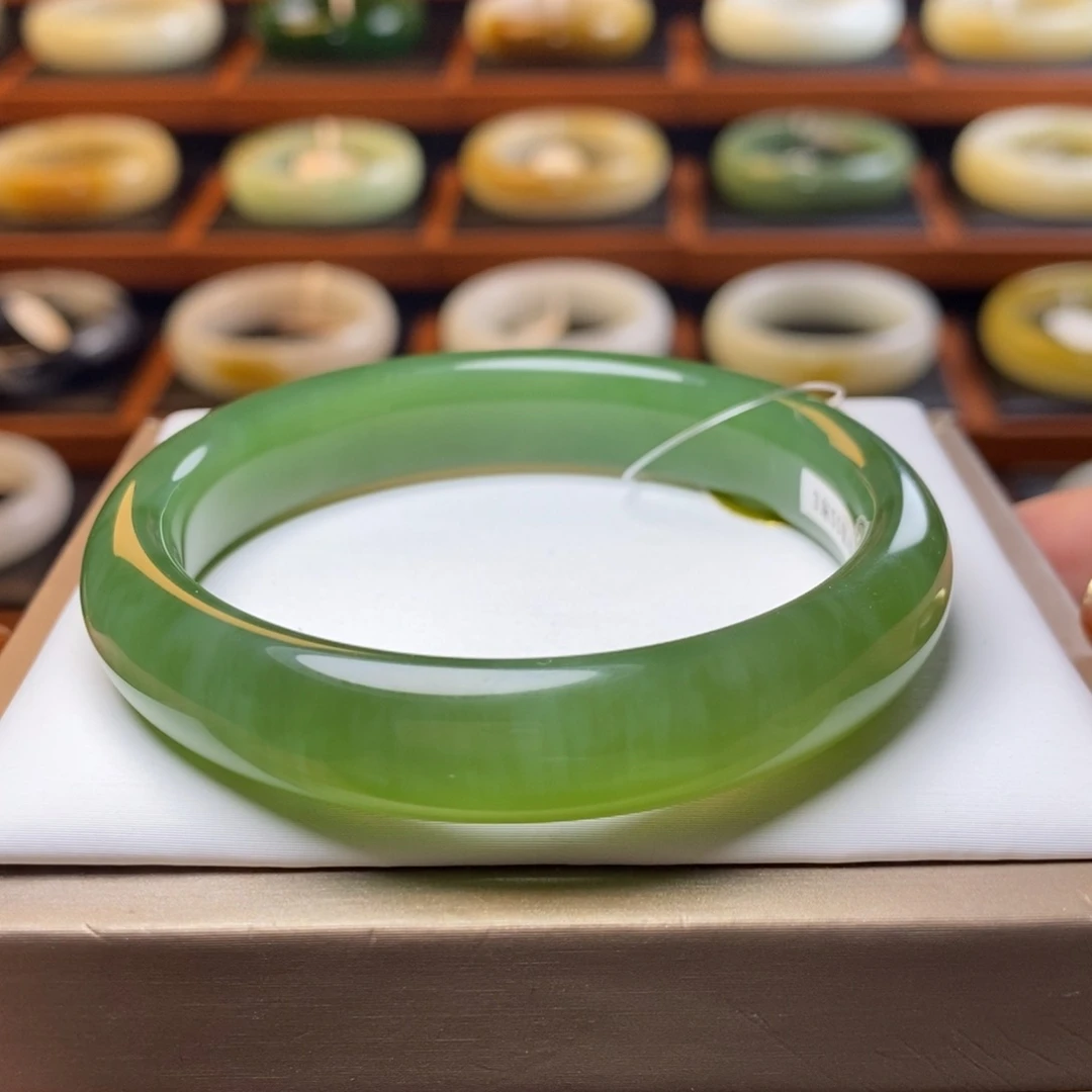 未镶嵌手镯和田玉55.5圈