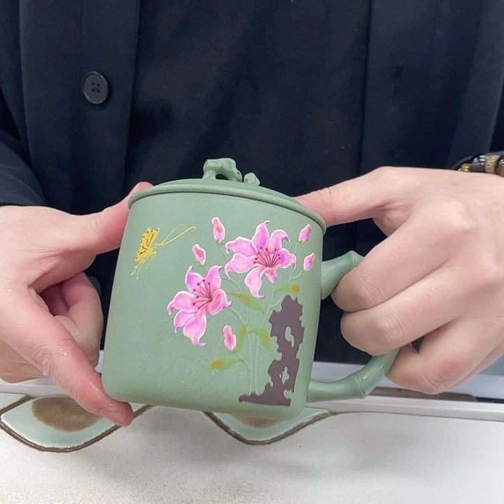 茶杯紫砂豆青砂太湖石彩绘百合盖杯