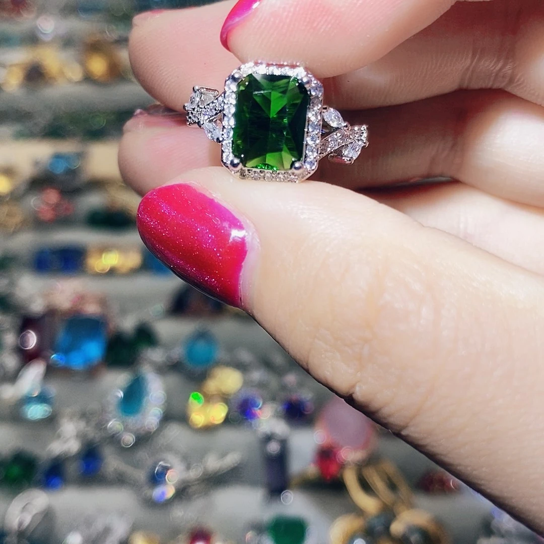 【闪购商品】银S925镶嵌托帕石耳饰