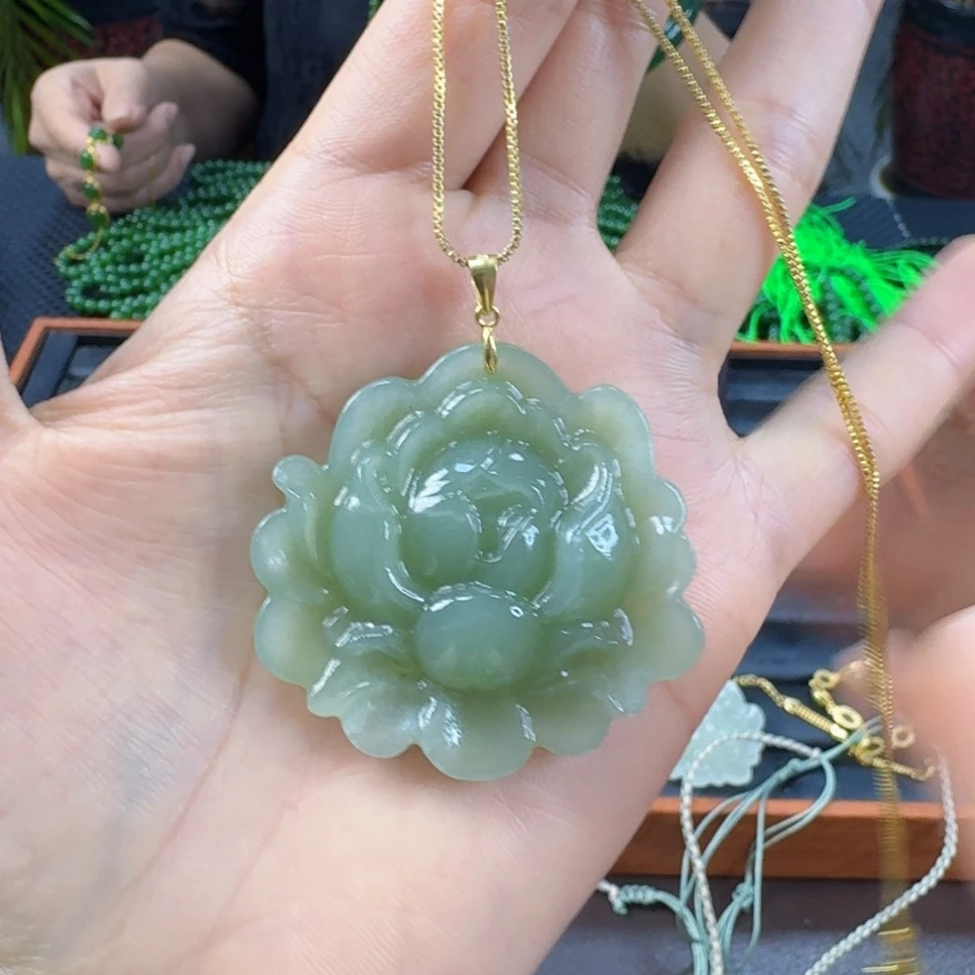 颈饰银S925镶嵌和田玉绿
