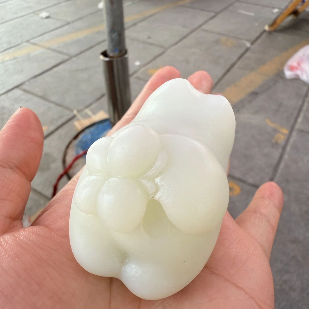 定制和田玉俄料手把件猪咪