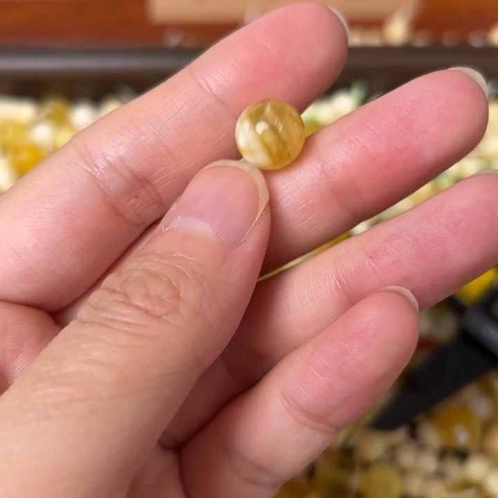 蜜蜡未镶嵌裸石10mm一个