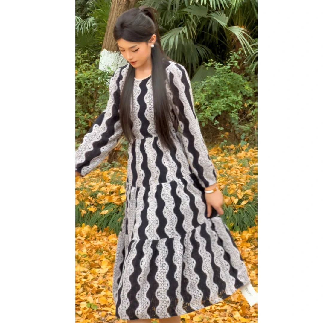 【霜落】气质法式连衣裙宽松V领温柔长裙长袖秋季