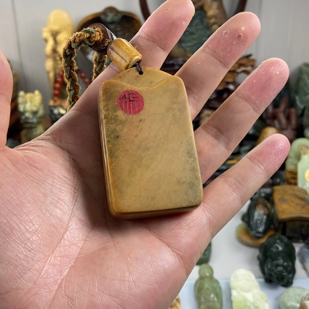 老***余岫岩河磨玉（透闪石质玉）未镶嵌把件