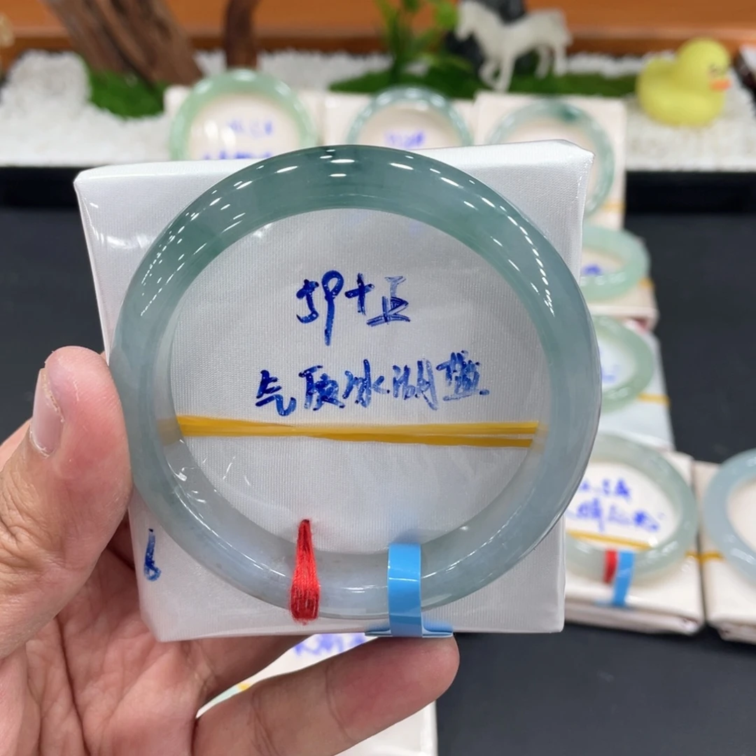 翡翠未镶嵌手镯缅甸翡翠