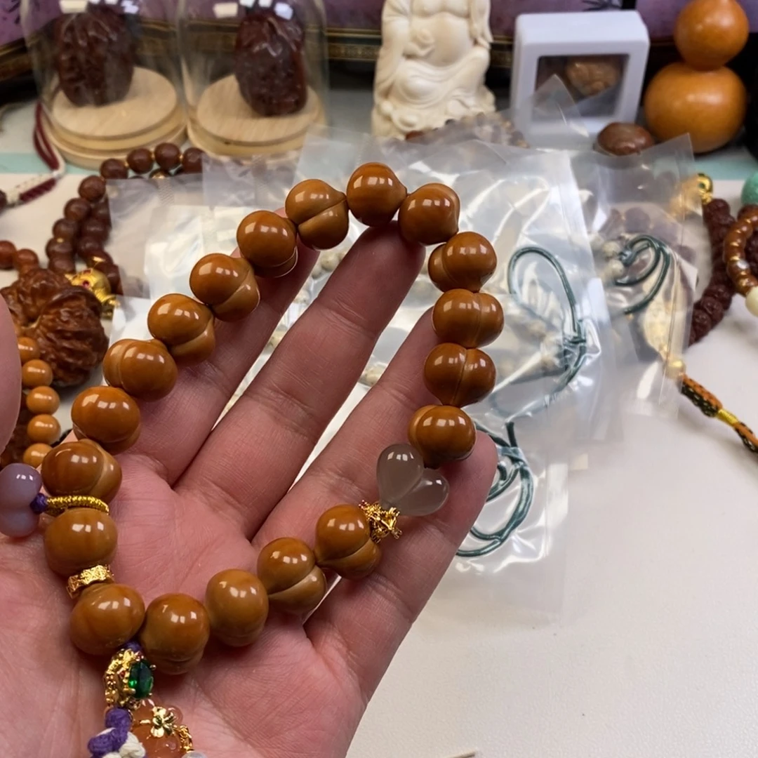 猴头核桃吊坠。。。。。。。。。。。