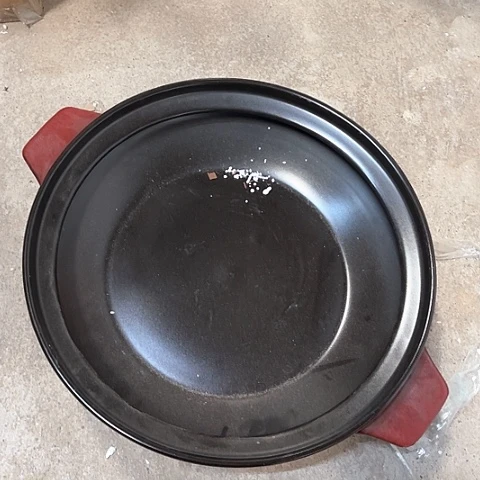 微瑕，明火，口径30，高度6把子有裂，有小缺瓷