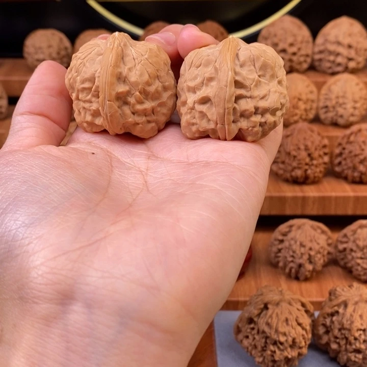 吊坠文玩核桃37金蝉尊