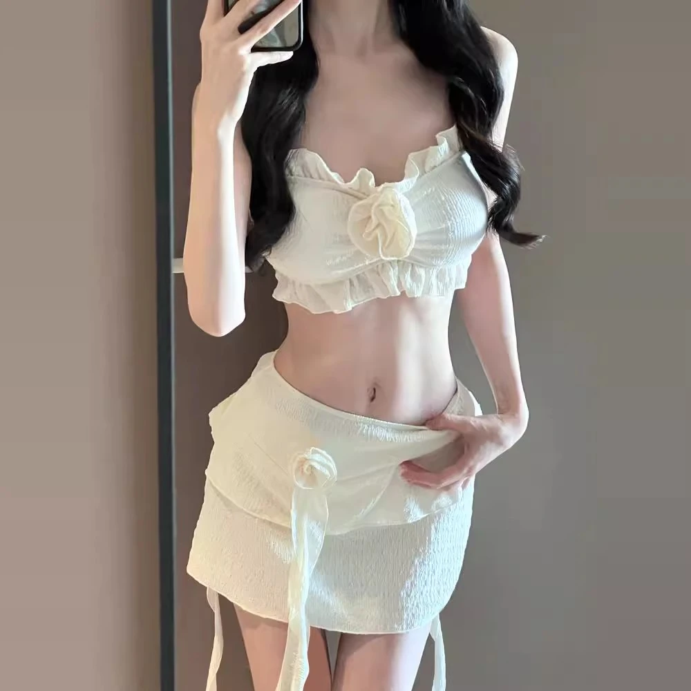 新款白色纯欲高级网红风分体比基尼少女泳衣女小胸海边度假温泉