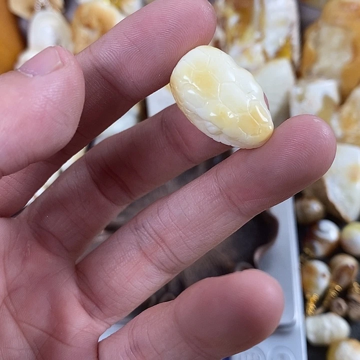 琥珀未镶嵌裸石我