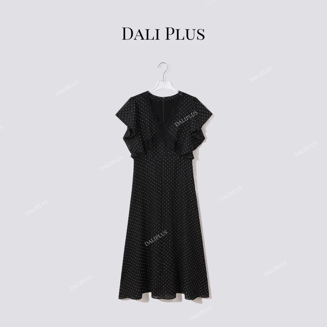 DALI PLUS“黑波点飞袖连衣裙”夏季蕾丝V领气质收腰裙-D5ST1242