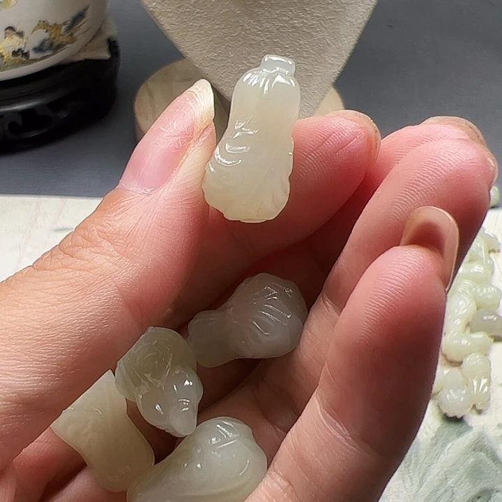 和田玉未镶嵌颈饰3