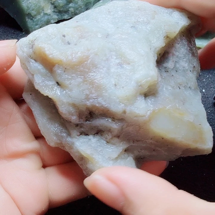 未镶嵌和田玉（糖玉）珠宝半成品