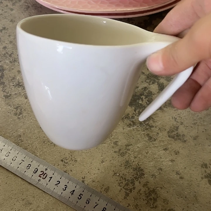 碟微瑕介意勿拍……4个杯