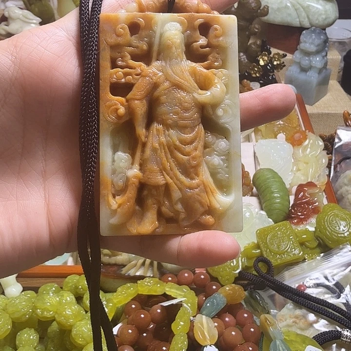 蛇纹石玉未镶嵌珠宝奇石