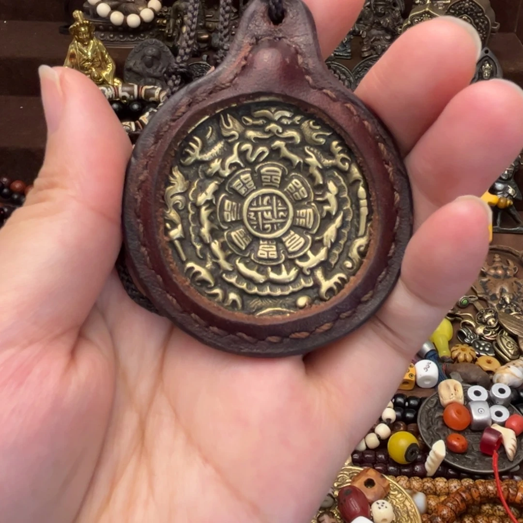 吊坠福利黄立马鳞甲胸