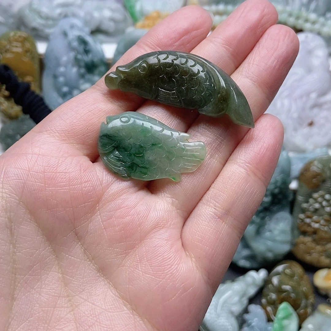 龙***工翡翠未镶嵌颈饰翡翠
