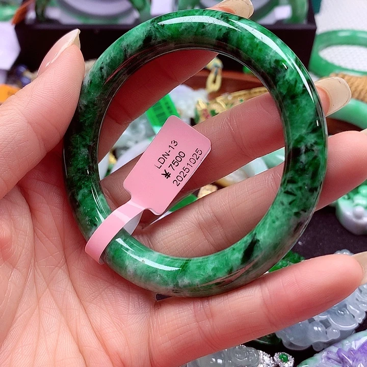 翡翠未镶嵌手镯翡翠
