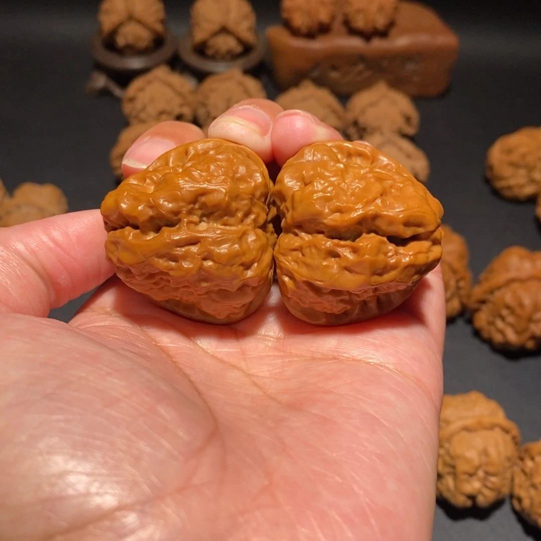 中***果文玩核桃把件蛤蟆39四开