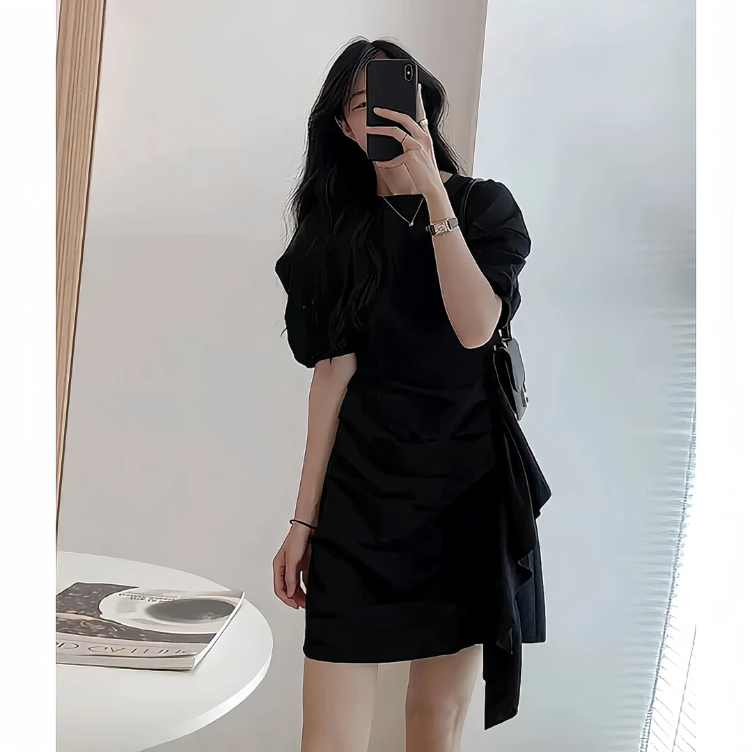 大码女装夏季2025新款盐系穿搭高级感宽松显瘦设计感短袖连衣裙