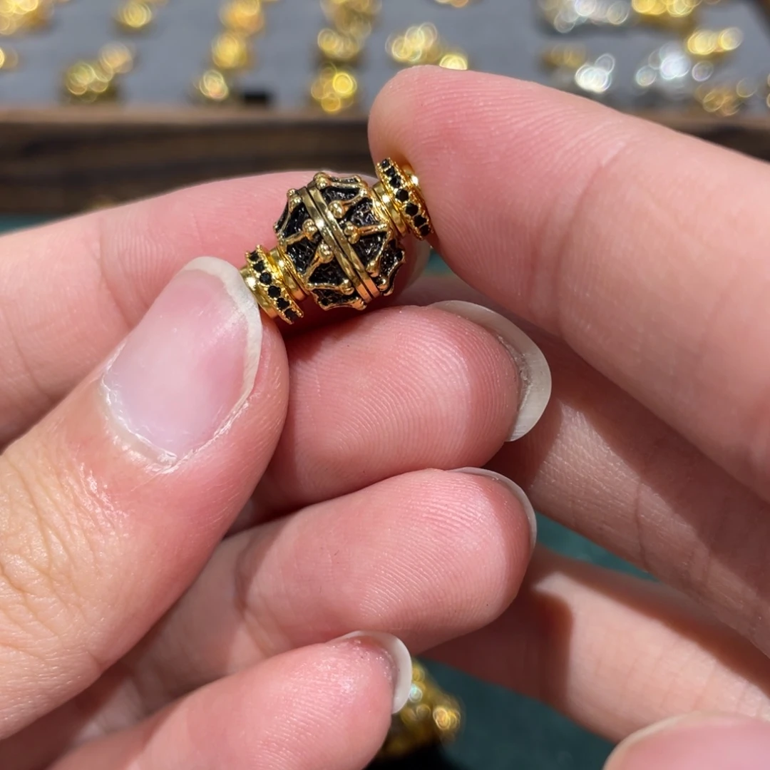10尺寸梵金古珠轴一套