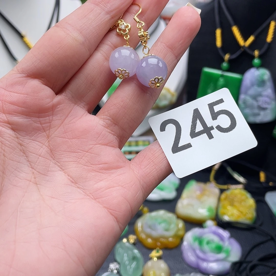 吊坠(赠链)未镶嵌翡翠