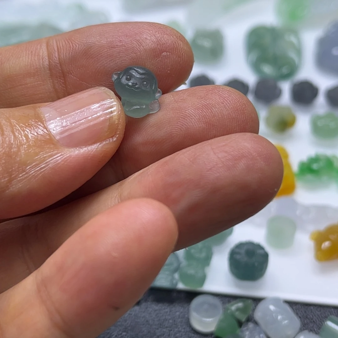 定制翡翠未镶嵌猴