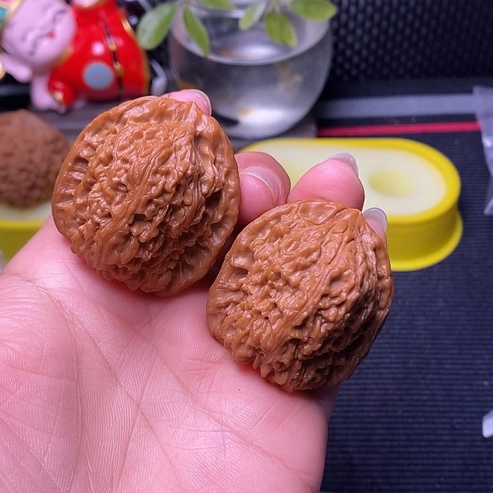 H***d核桃手把件37南疆石200