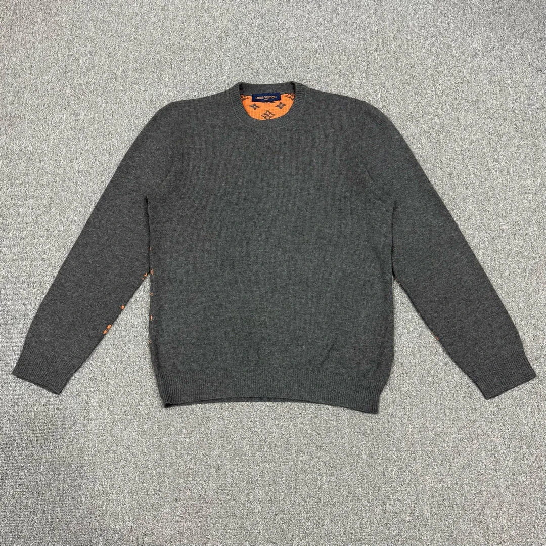 99新 LouisVuitton/路易威登 18007395灰色背后满印羊毛毛衣XXL码