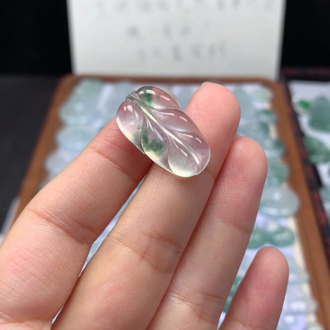 颈饰未镶嵌翡翠高冰飘花叶子