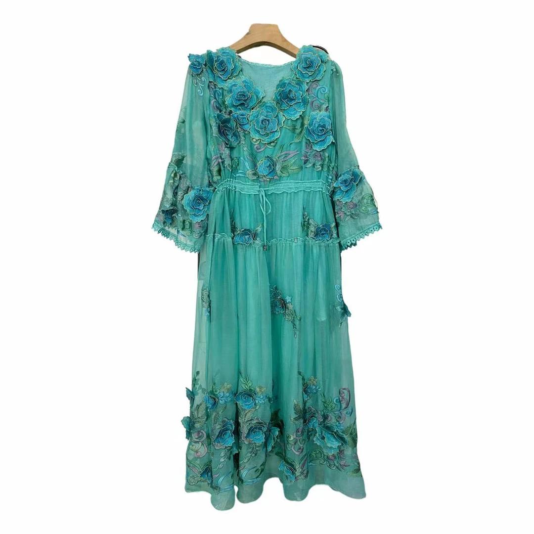 2025气质【彩花V领款花后】春夏大飘花刺绣有口袋大码女装连衣裙