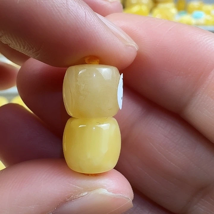 蜜蜡未镶嵌裸石43