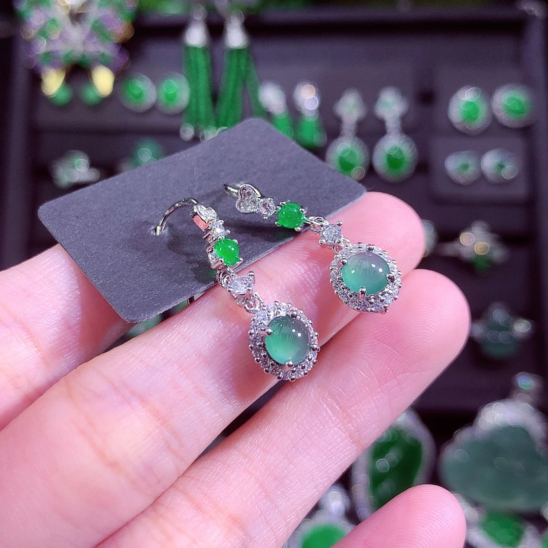 颈饰未镶嵌翡翠天然