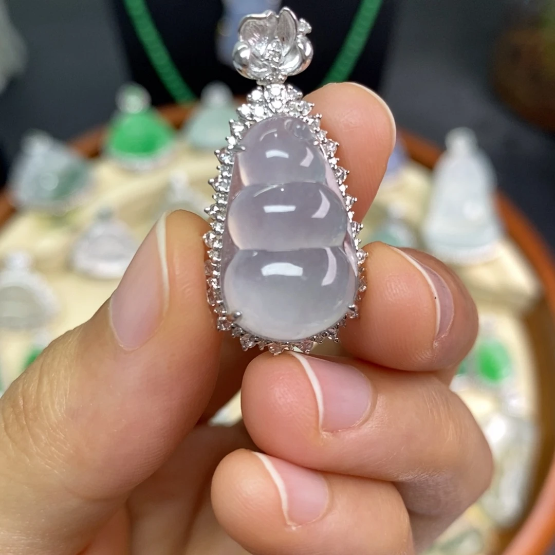 颈饰18K金镶嵌翡翠翡翠