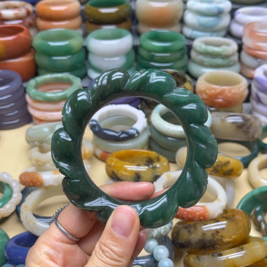 石英质玉手镯未镶嵌