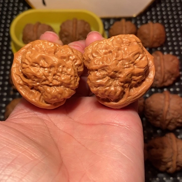 文玩核桃把件大八腿鱼籽纹肌肉蛙